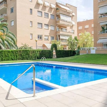 Apartamento En Complejo Residencial, Con Piscina. Σαλού Εξωτερικό φωτογραφία