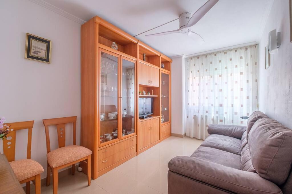 Apartamento En Complejo Residencial, Con Piscina. Σαλού Εξωτερικό φωτογραφία