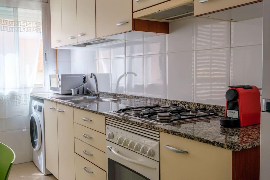 Apartamento En Complejo Residencial, Con Piscina. Σαλού Εξωτερικό φωτογραφία