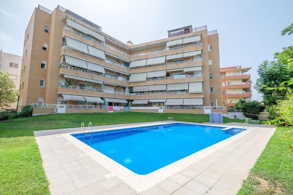 Apartamento En Complejo Residencial, Con Piscina. Σαλού Εξωτερικό φωτογραφία