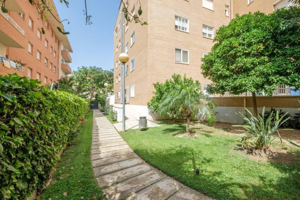 Apartamento En Complejo Residencial, Con Piscina. Σαλού Εξωτερικό φωτογραφία